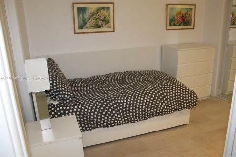 Condominio en alquiler en Key Biscayne, Florida, 3 dormitorios, 174.19 m2 № 1991087 - foto 10