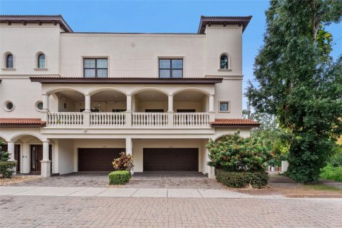 Townhouse in Tampa, Florida 4 bedrooms, 232.26 sq.m. № 1916719 - photo 2