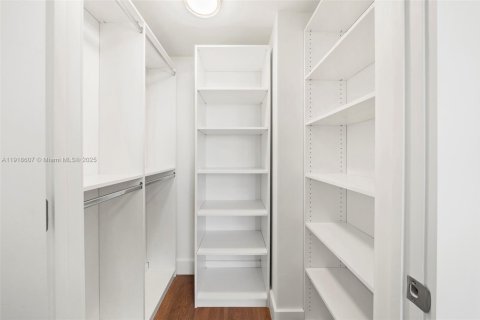 Снять в аренду кондоминиум в Майами-Бич, Флорида 2 спальни, 128.21м2, № 1974027 - фото 19