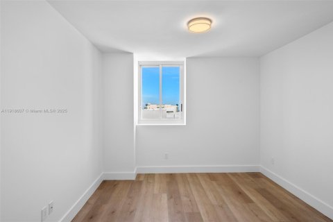 Снять в аренду кондоминиум в Майами-Бич, Флорида 2 спальни, 128.21м2, № 1974027 - фото 22