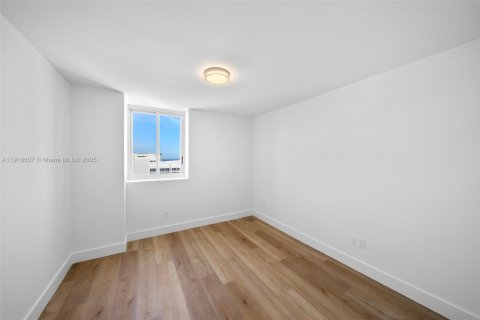 Снять в аренду кондоминиум в Майами-Бич, Флорида 2 спальни, 128.21м2, № 1974027 - фото 21