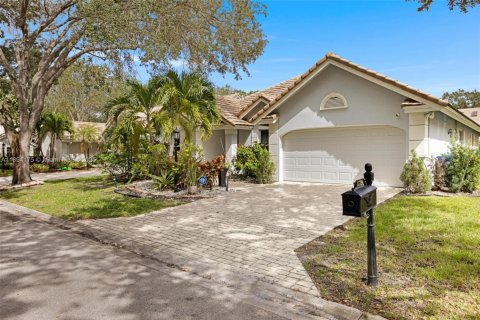 House in Coral Springs, Florida 3 bedrooms, 166.02 sq.m. № 1953265 - photo 1