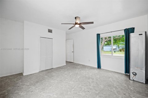 House in North Miami, Florida 2 bedrooms, 125.7 sq.m. № 2075370 - photo 6