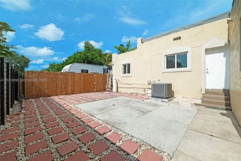 House in North Miami, Florida 2 bedrooms, 125.7 sq.m. № 2075370 - photo 19