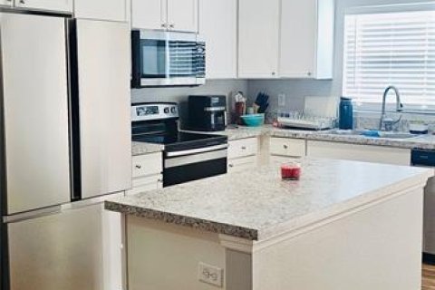 House in Orange City, Florida 3 bedrooms, 107.67 sq.m. № 1824758 - photo 2