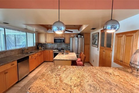 House in Saint Pete Beach, Florida 3 bedrooms, 256.22 sq.m. № 1917006 - photo 13