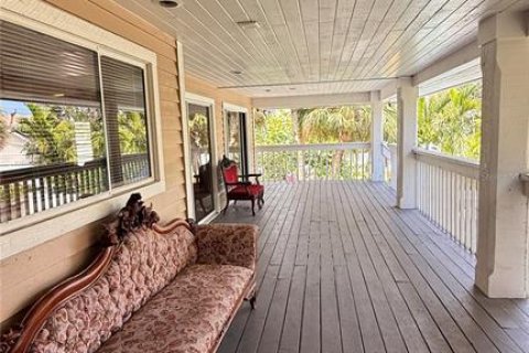 House in Saint Pete Beach, Florida 3 bedrooms, 256.22 sq.m. № 1917006 - photo 23