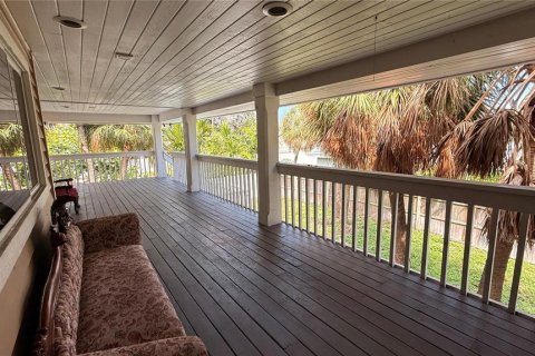 House in Saint Pete Beach, Florida 3 bedrooms, 256.22 sq.m. № 1917006 - photo 22