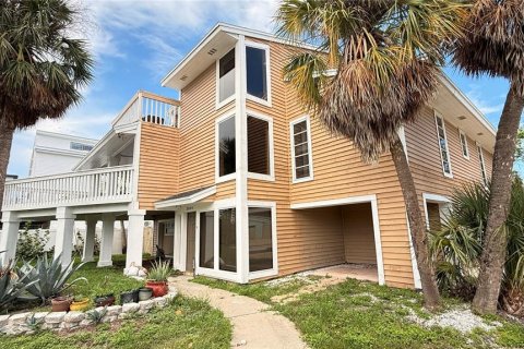 House in Saint Pete Beach, Florida 3 bedrooms, 256.22 sq.m. № 1917006 - photo 2