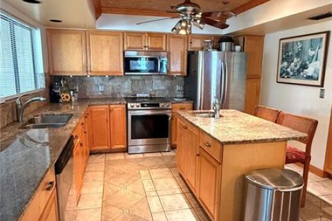 House in Saint Pete Beach, Florida 3 bedrooms, 256.22 sq.m. № 1917006 - photo 15