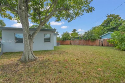 Купить виллу или дом в Майами-Гарденс, Флорида 3 спальни, 111.11м2, № 1970665 - фото 18