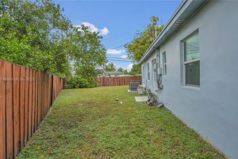 Купить виллу или дом в Майами-Гарденс, Флорида 3 спальни, 111.11м2, № 1970665 - фото 21
