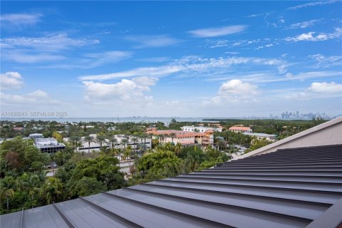Condo in Key Biscayne, Florida, 2 bedrooms № 1989036 - photo 16