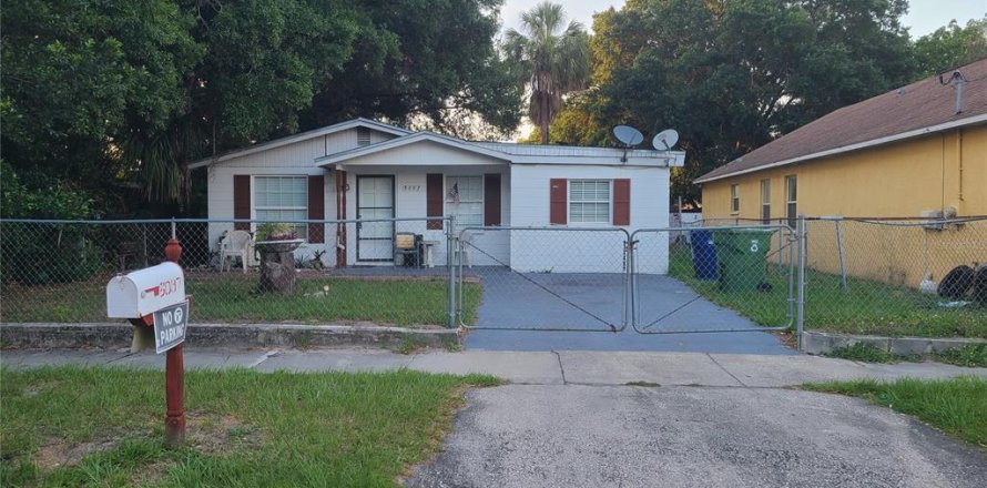 Villa ou maison à Tampa, Floride 3 chambres, 149.39 m2 № 2096656