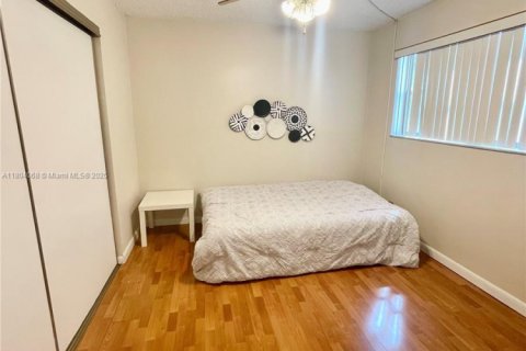 Condo in Pompano Beach, Florida, 2 bedrooms  № 1867215 - photo 22