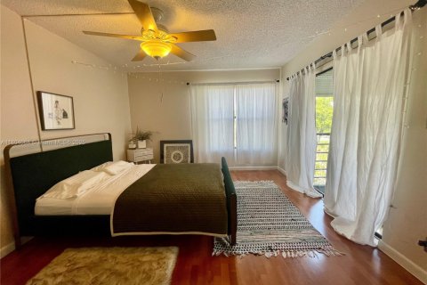 Condo in Pompano Beach, Florida, 2 bedrooms  № 1867215 - photo 15