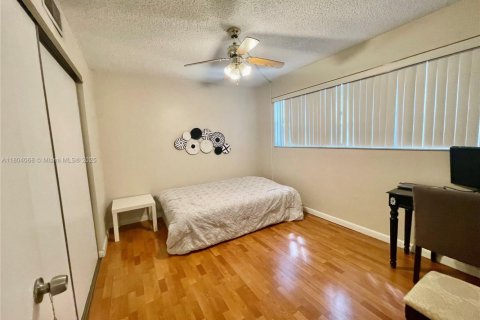 Condo in Pompano Beach, Florida, 2 bedrooms  № 1867215 - photo 21