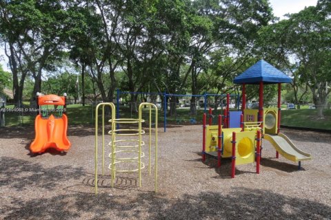 Condo in Pompano Beach, Florida, 2 bedrooms  № 1867215 - photo 30