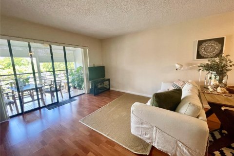 Condo in Pompano Beach, Florida, 2 bedrooms  № 1867215 - photo 9