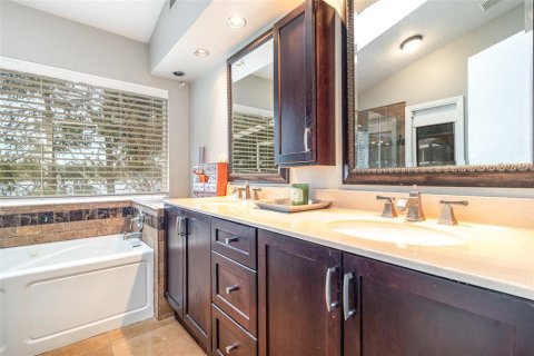 Casa en venta en Orlando, Florida, 3 dormitorios, 163.6 m2 № 1911887 - foto 18