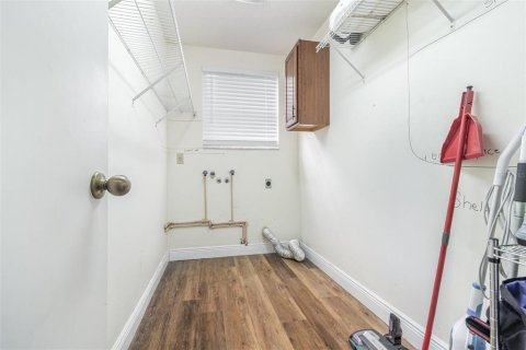Casa en venta en Orlando, Florida, 3 dormitorios, 163.6 m2 № 1911887 - foto 14