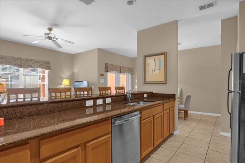 Townhouse in Kissimmee, Florida 4 bedrooms, 176.14 sq.m. № 1638033 - photo 12