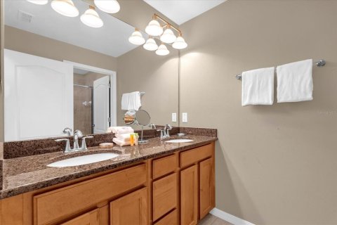 Townhouse in Kissimmee, Florida 4 bedrooms, 176.14 sq.m. № 1638033 - photo 25