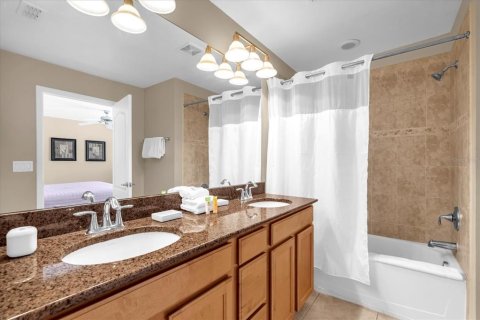 Townhouse in Kissimmee, Florida 4 bedrooms, 176.14 sq.m. № 1638033 - photo 19