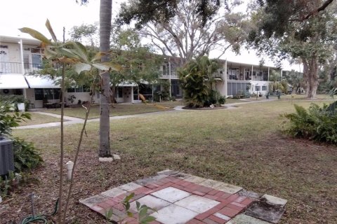 Condo in Kenneth City, Florida, 2 bedrooms  № 1547478 - photo 18