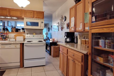 Condo in Kenneth City, Florida, 2 bedrooms  № 1547478 - photo 4