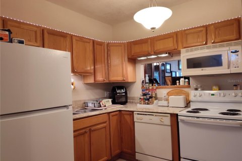 Condo in Kenneth City, Florida, 2 bedrooms  № 1547478 - photo 7