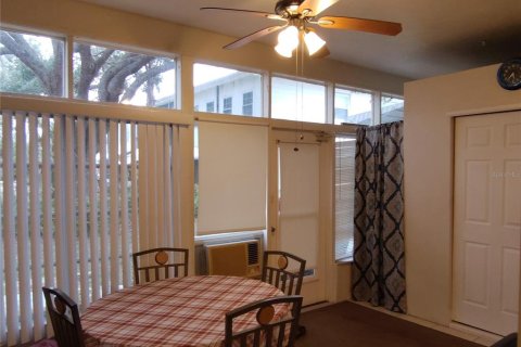 Condo in Kenneth City, Florida, 2 bedrooms  № 1547478 - photo 15