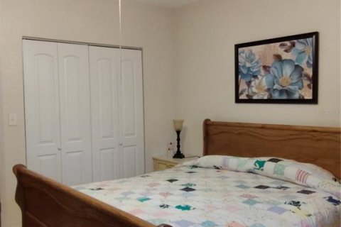 Condo in Kenneth City, Florida, 2 bedrooms  № 1547478 - photo 13