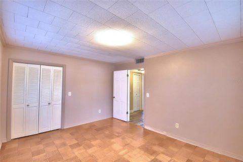 House in Bartow, Florida 5 bedrooms, 309.64 sq.m. № 1198969 - photo 15