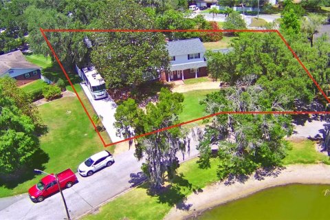 House in Bartow, Florida 5 bedrooms, 309.64 sq.m. № 1198969 - photo 2
