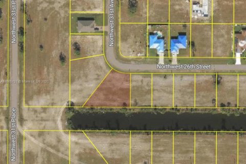 Commercial property in Cape Coral, Florida № 2089221 - photo 13