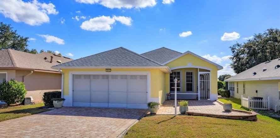 Villa ou maison à Leesburg, Floride 3 chambres, 136.47 m2 № 2148365
