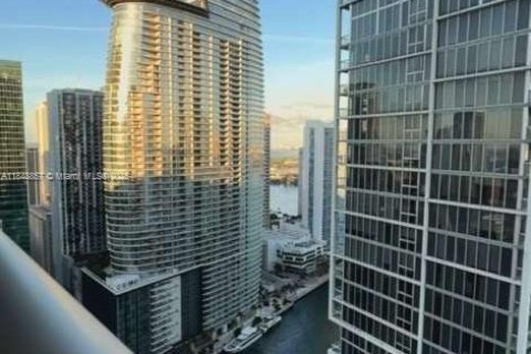 Condo in Miami, Florida, 1 bedroom  № 2168272 - photo 16