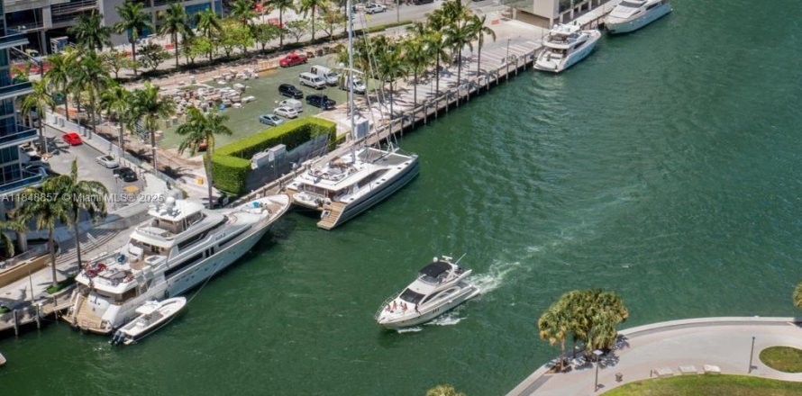 Condo in Miami, Florida, 1 bedroom  № 2168272