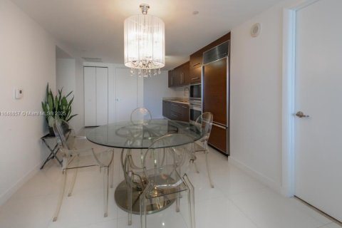 Condo in Miami, Florida, 1 bedroom  № 2168272 - photo 10