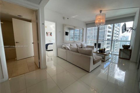 Condo in Miami, Florida, 1 bedroom  № 2168272 - photo 4