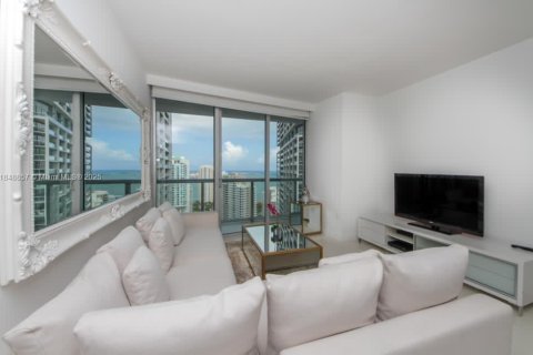 Condo in Miami, Florida, 1 bedroom  № 2168272 - photo 5