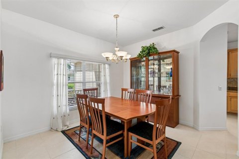 House in Kissimmee, Florida 2 bedrooms, 189.33 sq.m. № 2101421 - photo 13