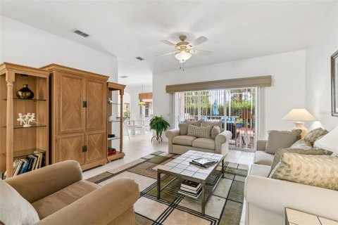 House in Kissimmee, Florida 2 bedrooms, 189.33 sq.m. № 2101421 - photo 8