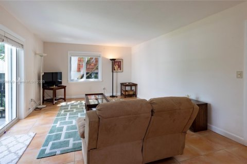 Купить кондоминиум в Корал-Гейблс, Флорида 2 спальни, 78.32м2, № 1946574 - фото 4