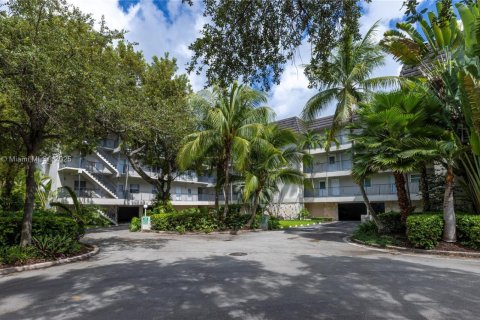 Купить кондоминиум в Корал-Гейблс, Флорида 2 спальни, 78.32м2, № 1946574 - фото 1