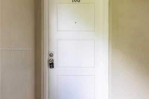 Купить кондоминиум в Корал-Гейблс, Флорида 2 спальни, 78.32м2, № 1946574 - фото 3