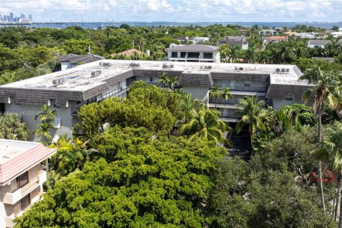 Купить кондоминиум в Корал-Гейблс, Флорида 2 спальни, 78.32м2, № 1946574 - фото 24