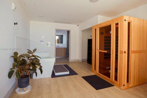 Villa ou maison à louer à North Miami, Floride: 2 chambres, 47955.41 m2 № 1963890 - photo 10