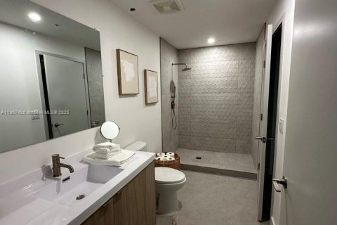 Villa ou maison à louer à North Miami, Floride: 2 chambres, 47955.41 m2 № 1963890 - photo 7